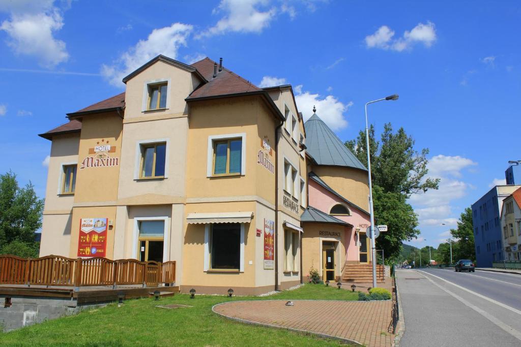 Family Hotel Maxim Beroun  Exterior photo