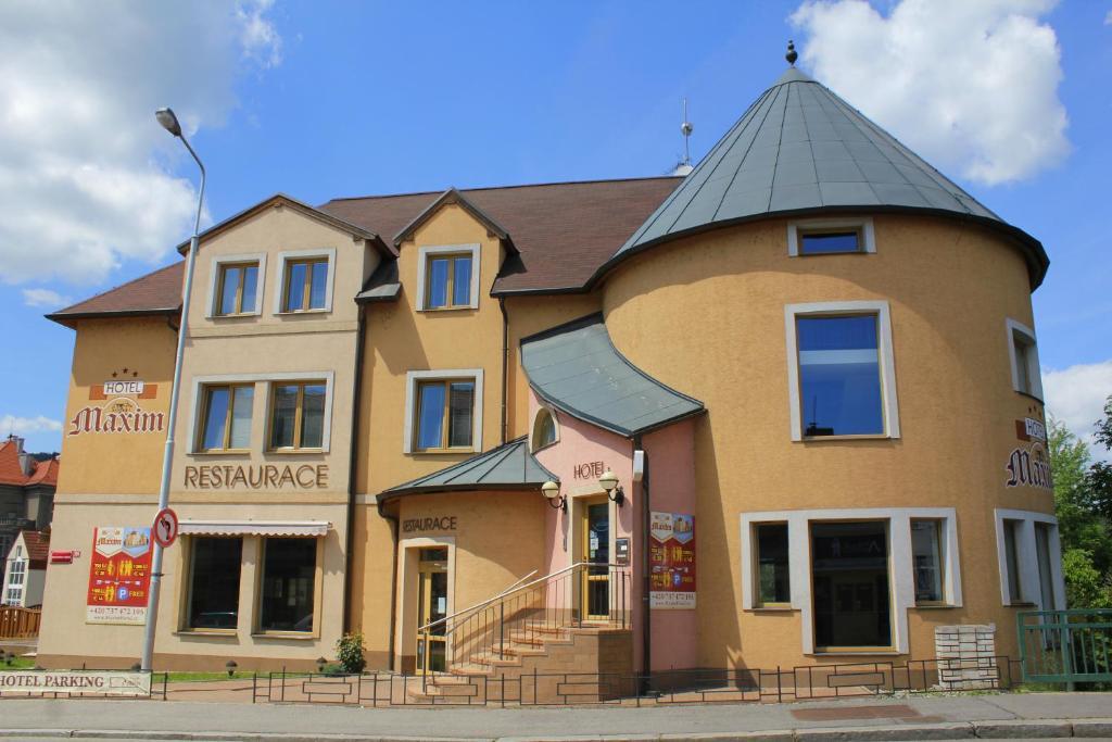 Family Hotel Maxim Beroun  Exterior photo
